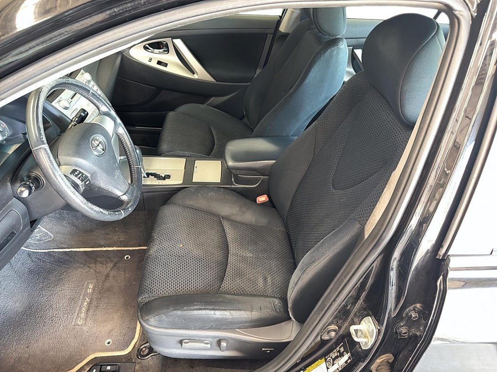 2007 Toyota Camry 4-door Sedan SE 5A in Stratford, Ontario - 8 - w1024h768px
