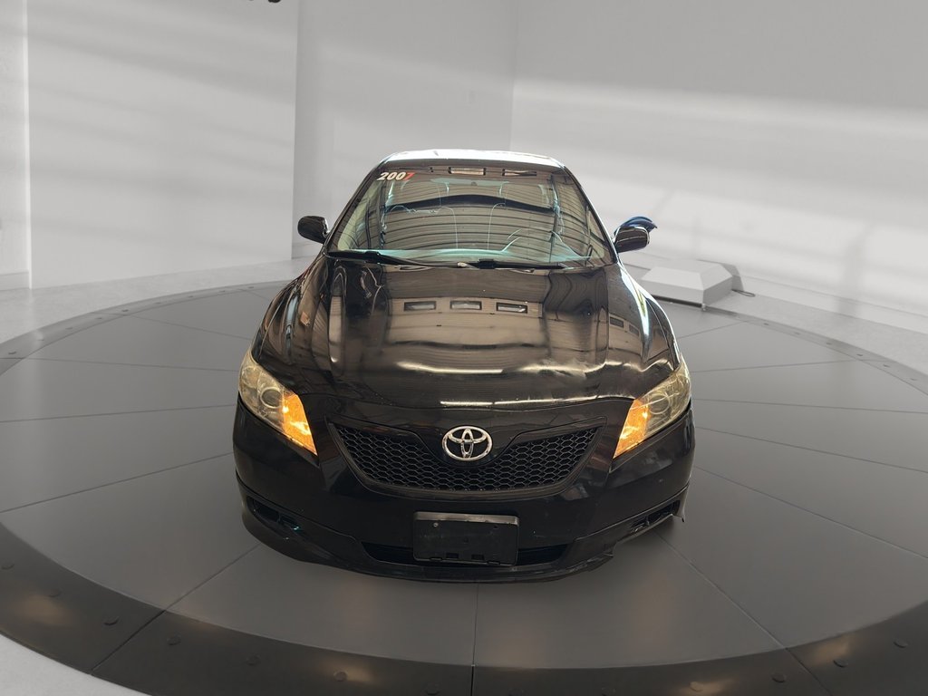 2007 Toyota Camry 4-door Sedan SE 5A in Stratford, Ontario - 2 - w1024h768px