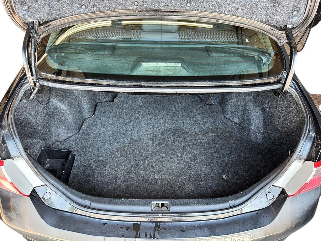 2007 Toyota Camry 4-door Sedan SE 5A in Stratford, Ontario - 6 - w1024h768px