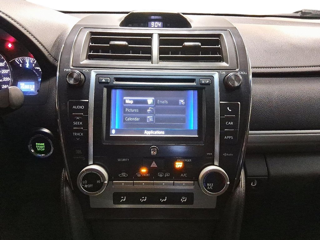 2012 Toyota Camry 4-door Sedan SE in Stratford, Ontario - 14 - w1024h768px