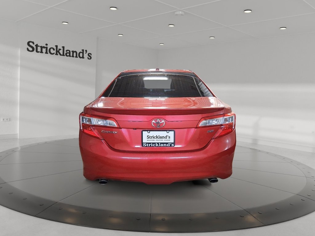 2012 Toyota Camry 4-door Sedan SE in Stratford, Ontario - 3 - w1024h768px