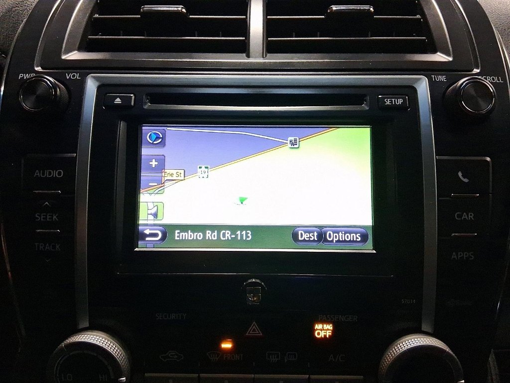 2012 Toyota Camry 4-door Sedan SE in Stratford, Ontario - 18 - w1024h768px