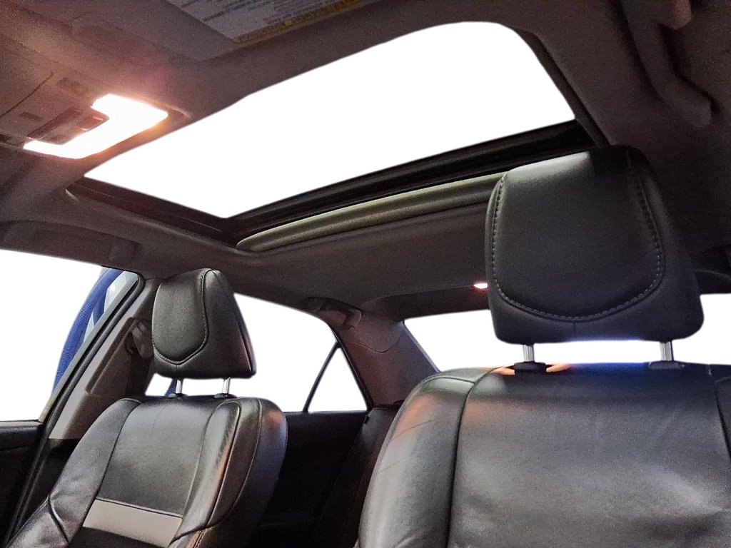 2012 Toyota Camry 4-door Sedan SE in Stratford, Ontario - 16 - w1024h768px