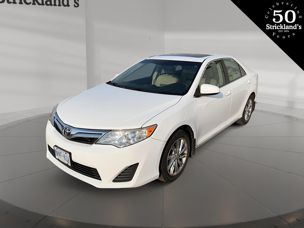 2014  Camry 4-door Sedan LE 6A in Stratford, Ontario - 1 - w1024h768px