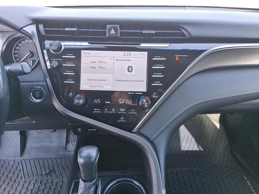 2018 Toyota Camry 4-Door Sedan SE 8A in Stratford, Ontario - 15 - w1024h768px