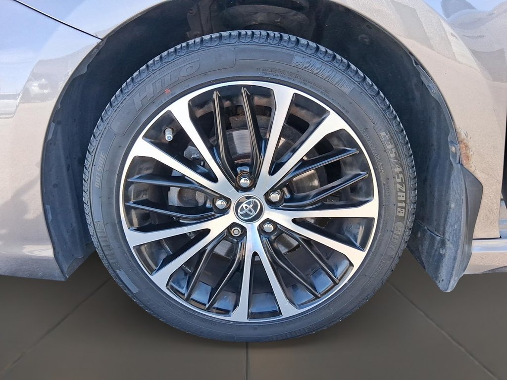 2018 Toyota Camry 4-Door Sedan SE 8A in Stratford, Ontario - 7 - w1024h768px