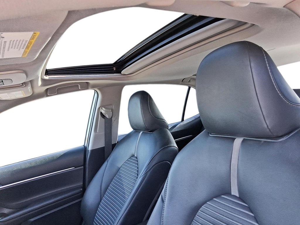 2018 Toyota Camry 4-Door Sedan SE 8A in Stratford, Ontario - 18 - w1024h768px