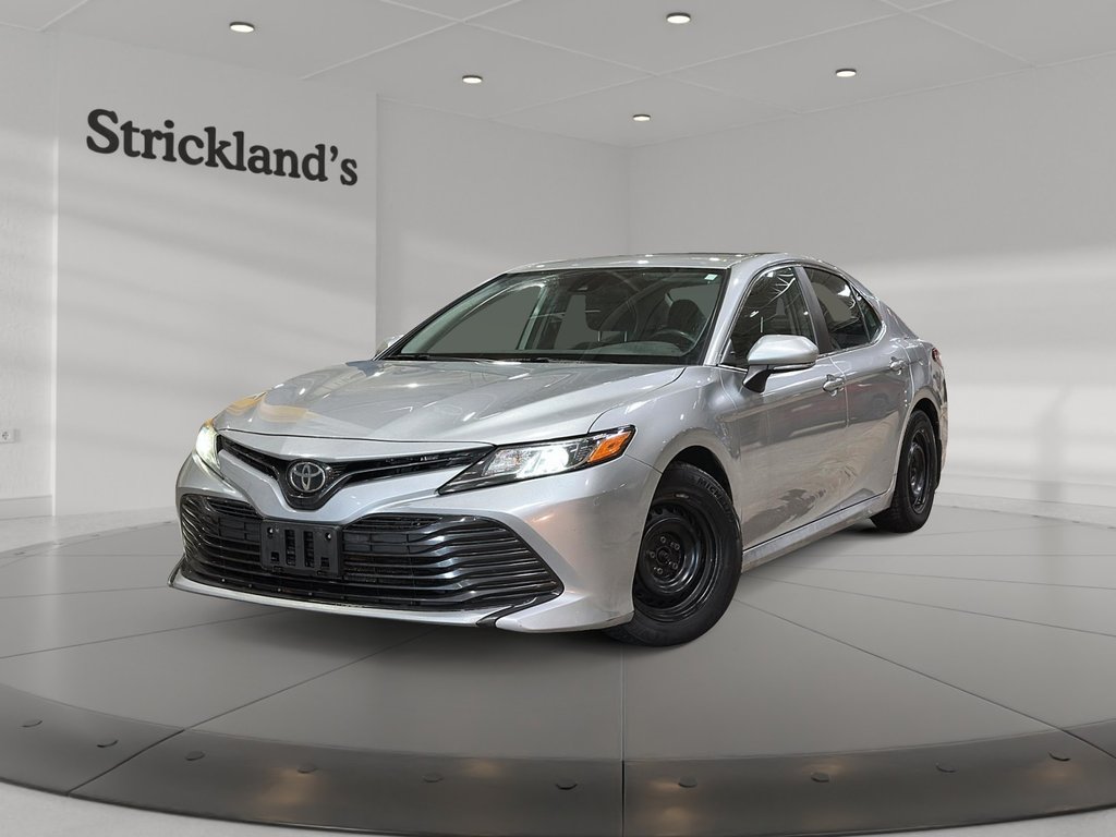2019 Toyota Camry 4-Door Sedan LE 8A in Stratford, Ontario - 1 - w1024h768px
