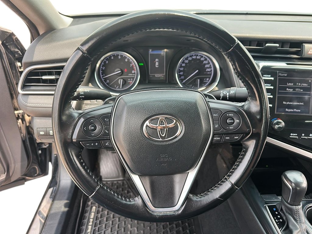 2020 Toyota Camry 4-Door Sedan SE 8A in Stratford, Ontario - 11 - w1024h768px