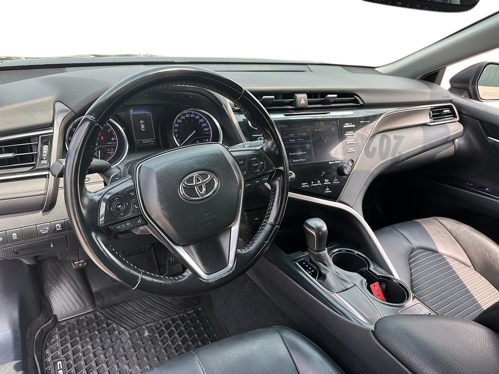 2020 Toyota Camry 4-Door Sedan SE 8A in Stratford, Ontario - 9 - w1024h768px