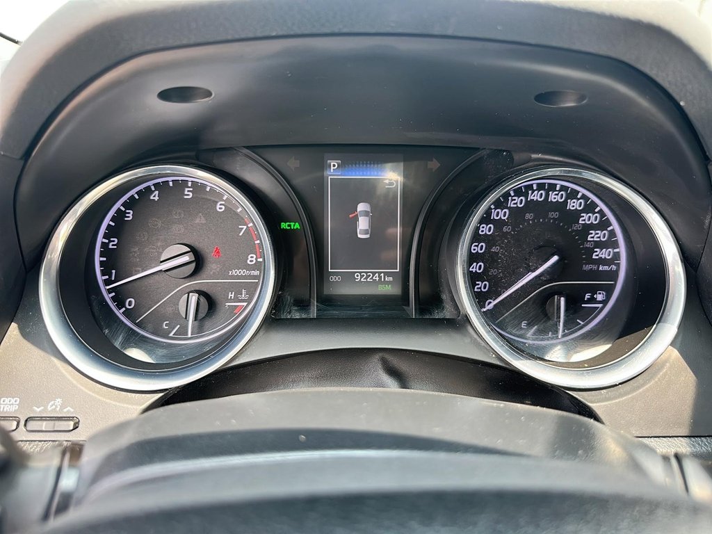 2020 Toyota Camry 4-Door Sedan SE 8A in Stratford, Ontario - 13 - w1024h768px