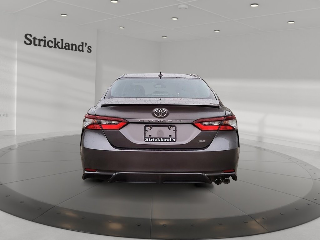 2021  Camry SE in Stratford, Ontario - 3 - w1024h768px