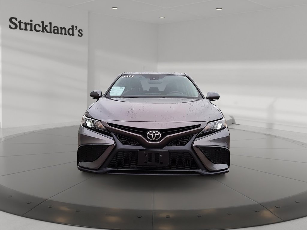 2021  Camry SE in Stratford, Ontario - 2 - w1024h768px