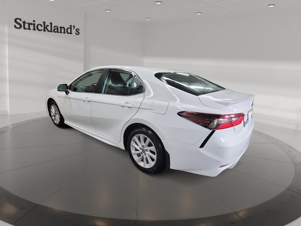 2022  Camry SE in Stratford, Ontario - 3 - w1024h768px