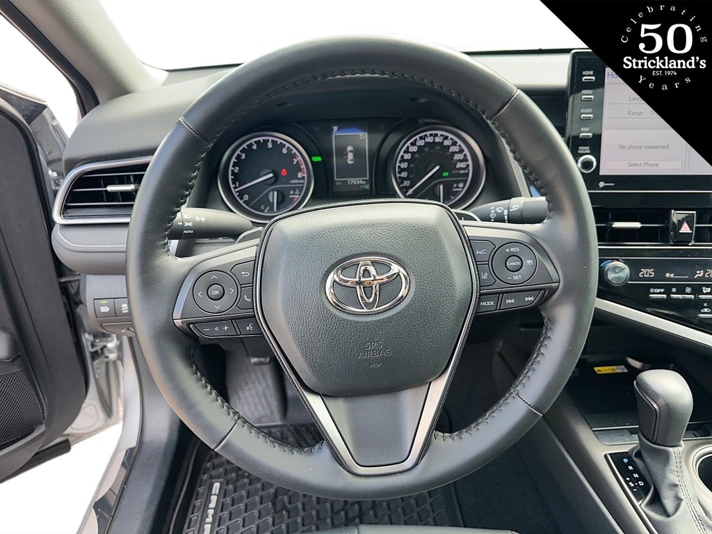 2023  Camry SE in Stratford, Ontario - 11 - w1024h768px