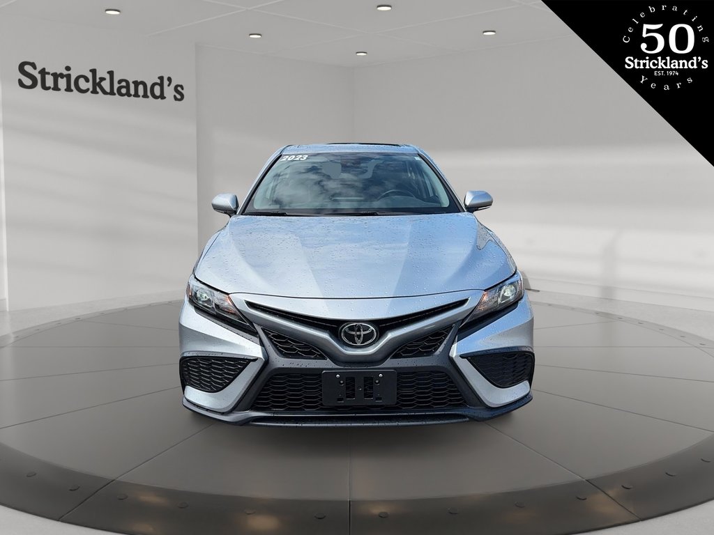 2023  Camry SE in Stratford, Ontario - 2 - w1024h768px