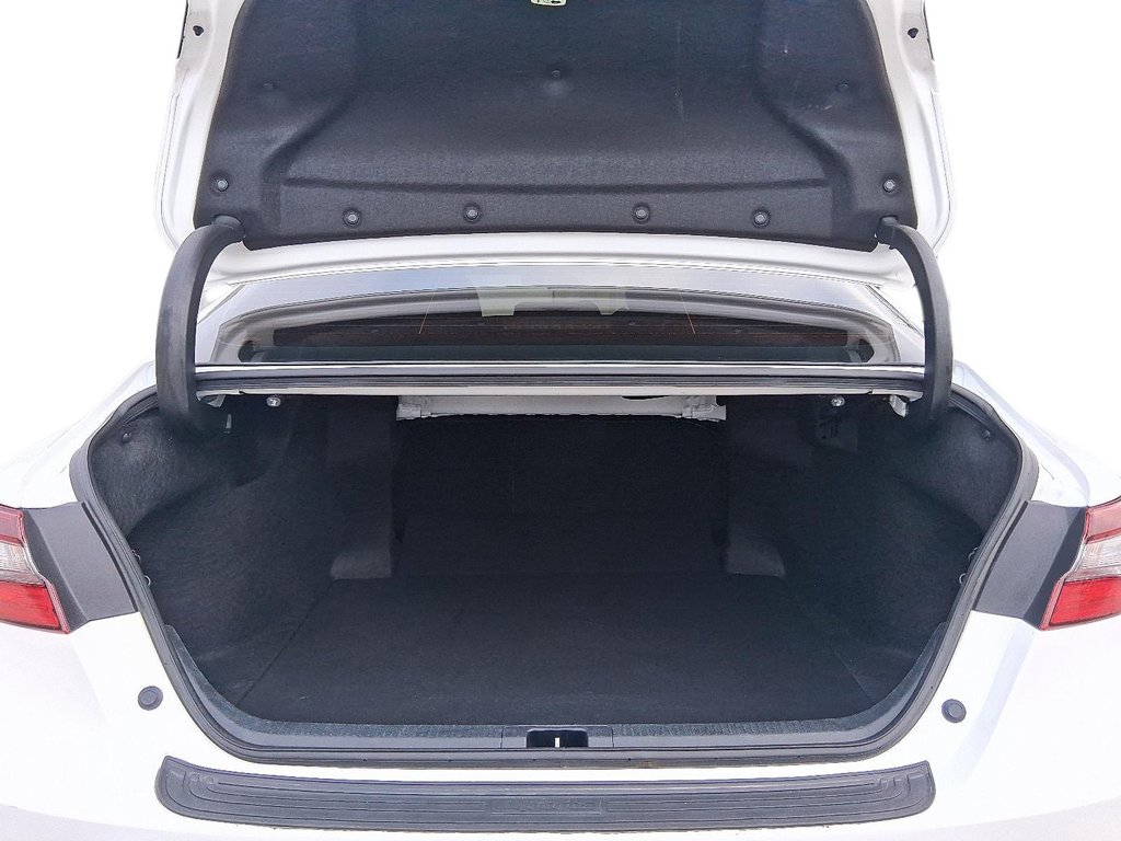 2023 Toyota Camry SE in Stratford, Ontario - 6 - w1024h768px