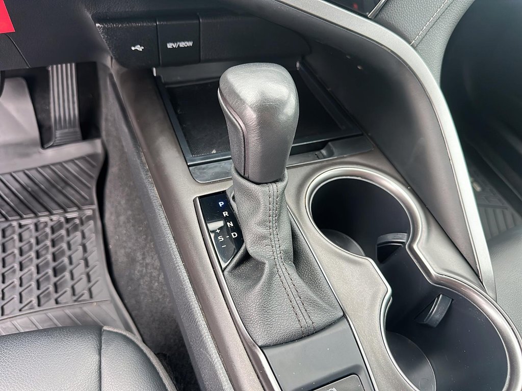 2024 Toyota Camry SE AWD in Stratford, Ontario - 14 - w1024h768px