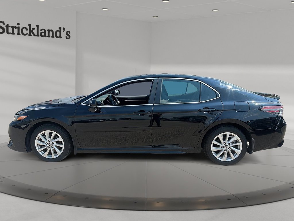 2024 Toyota Camry SE in Stratford, Ontario - 5 - w1024h768px