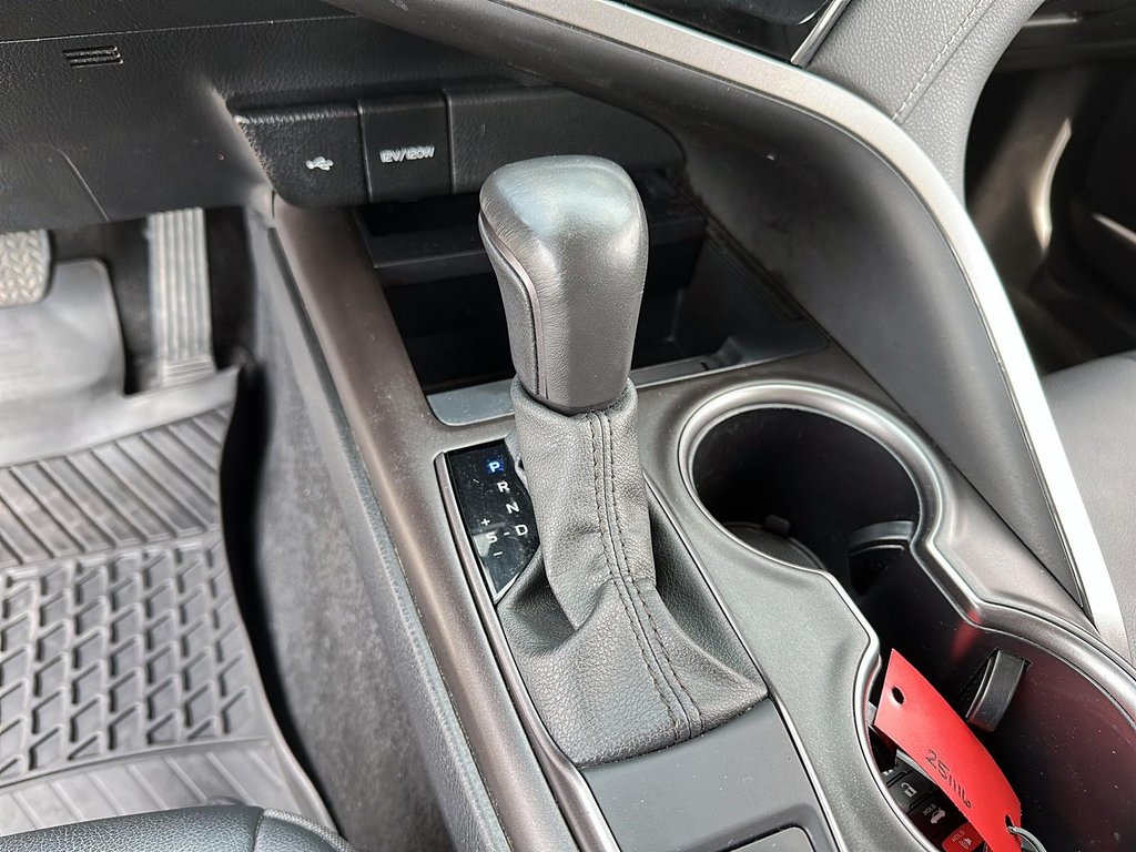 2024 Toyota Camry SE AWD in Stratford, Ontario - 13 - w1024h768px
