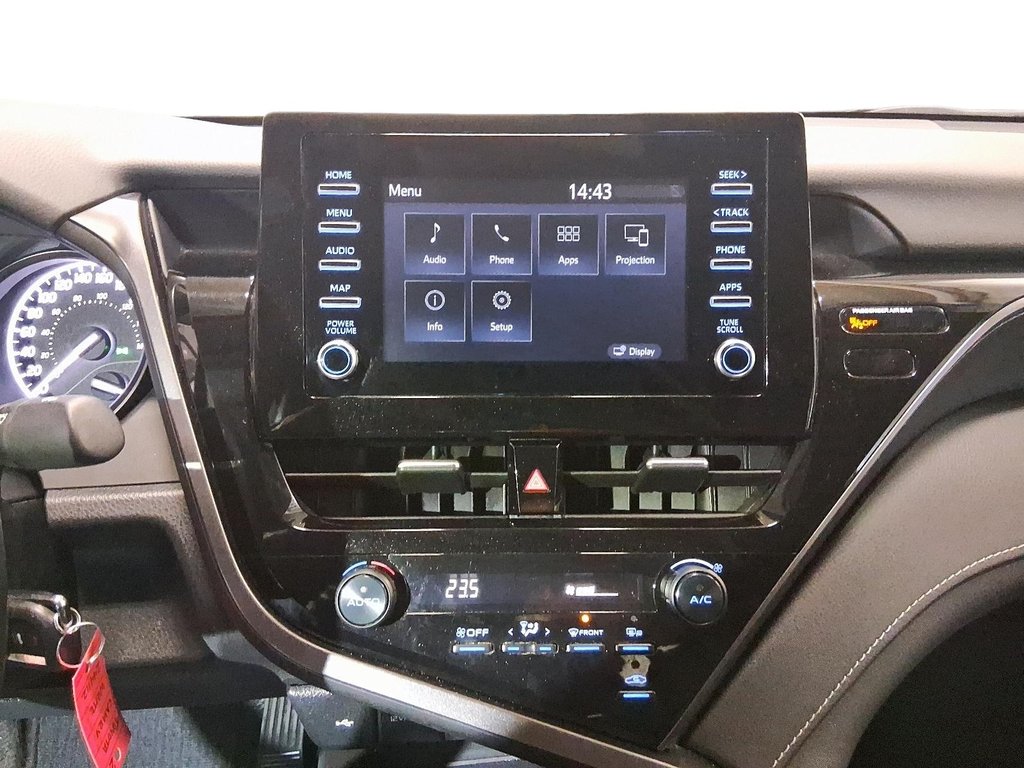 2024 Toyota Camry SE in Stratford, Ontario - 15 - w1024h768px