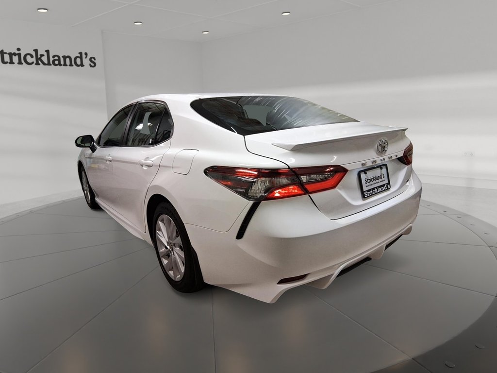 2024 Toyota Camry SE in Stratford, Ontario - 4 - w1024h768px
