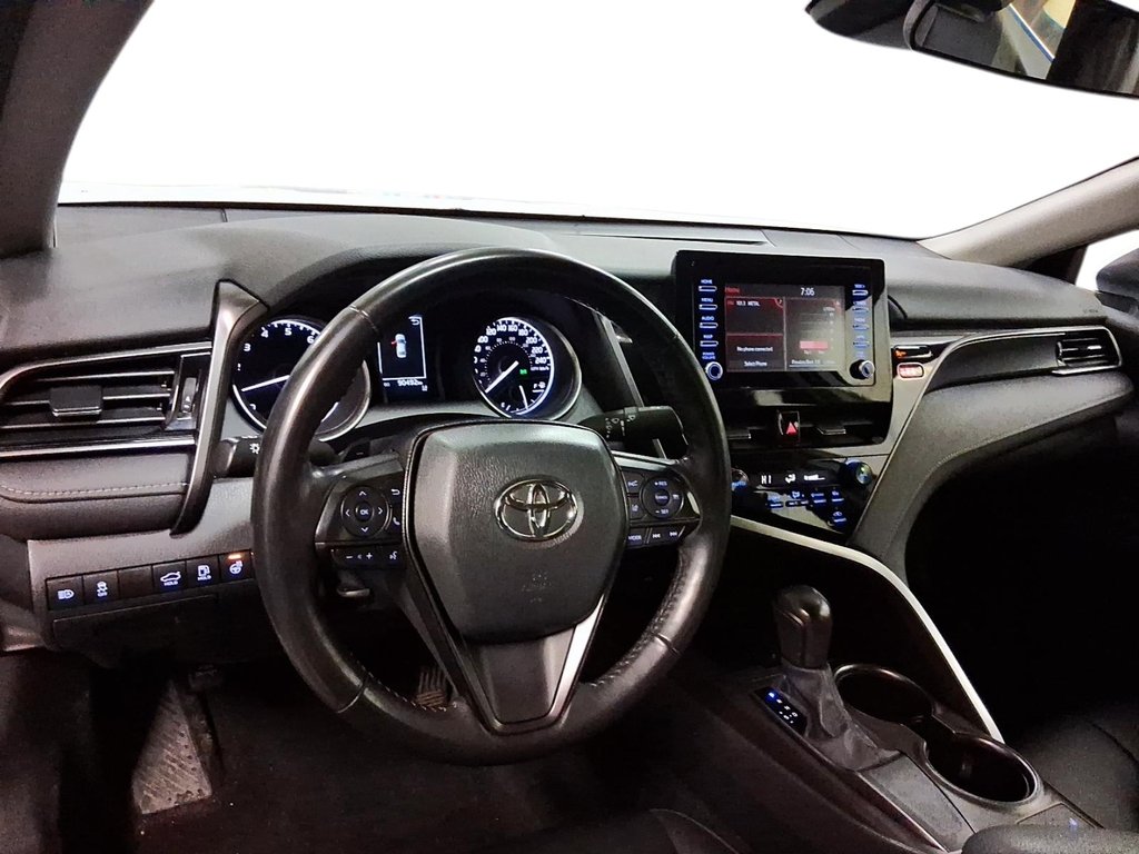 2024 Toyota Camry SE in Stratford, Ontario - 10 - w1024h768px