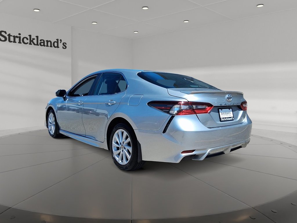 2024 Toyota Camry SE in Stratford, Ontario - 4 - w1024h768px