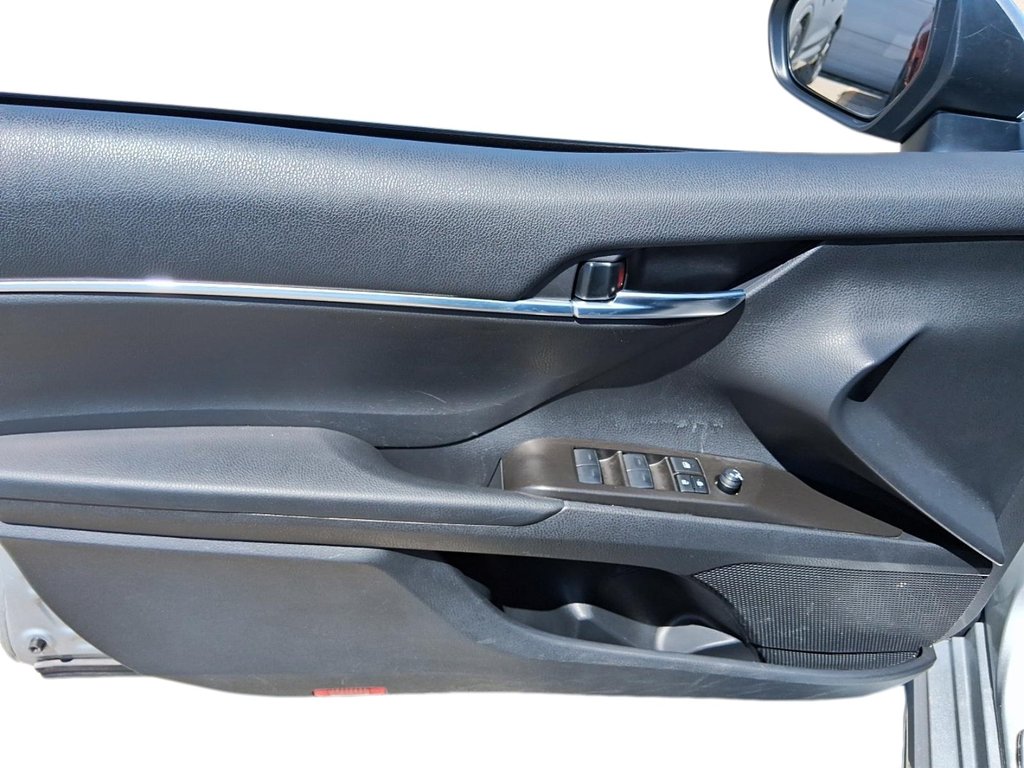 2024 Toyota Camry SE in Stratford, Ontario - 11 - w1024h768px