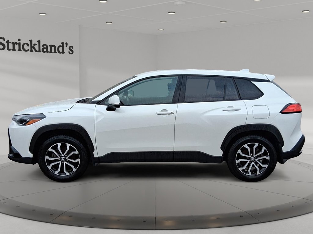 2023 Toyota Corolla Cross Hybrid SE AWD in Stratford, Ontario - 5 - w1024h768px