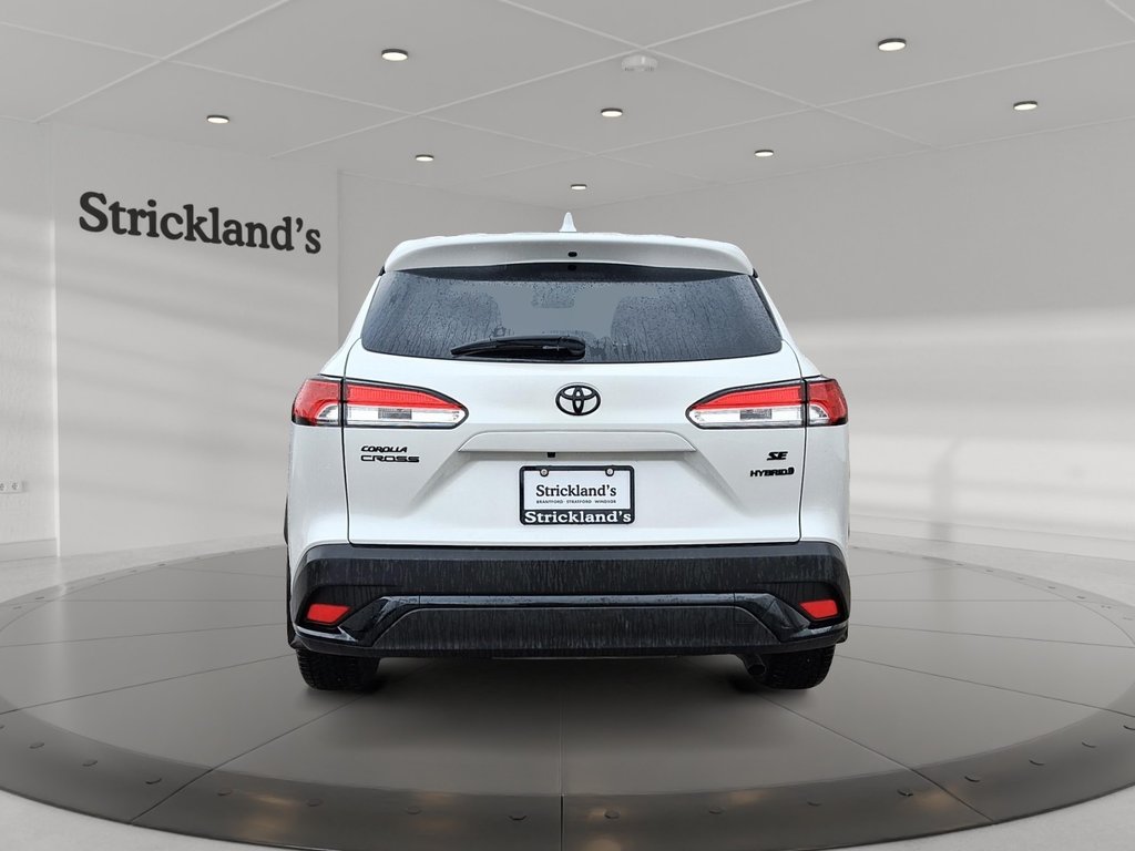 2023 Toyota Corolla Cross Hybrid SE AWD in Stratford, Ontario - 3 - w1024h768px