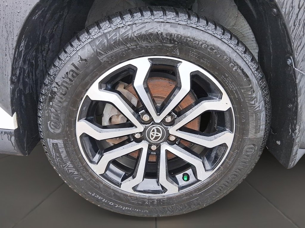 2023 Toyota Corolla Cross Hybrid SE AWD in Stratford, Ontario - 8 - w1024h768px