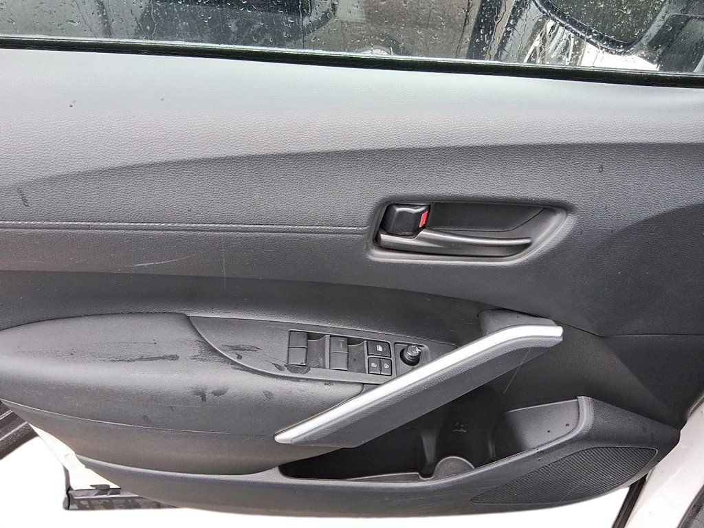 2023 Toyota Corolla Cross Hybrid SE AWD in Stratford, Ontario - 12 - w1024h768px