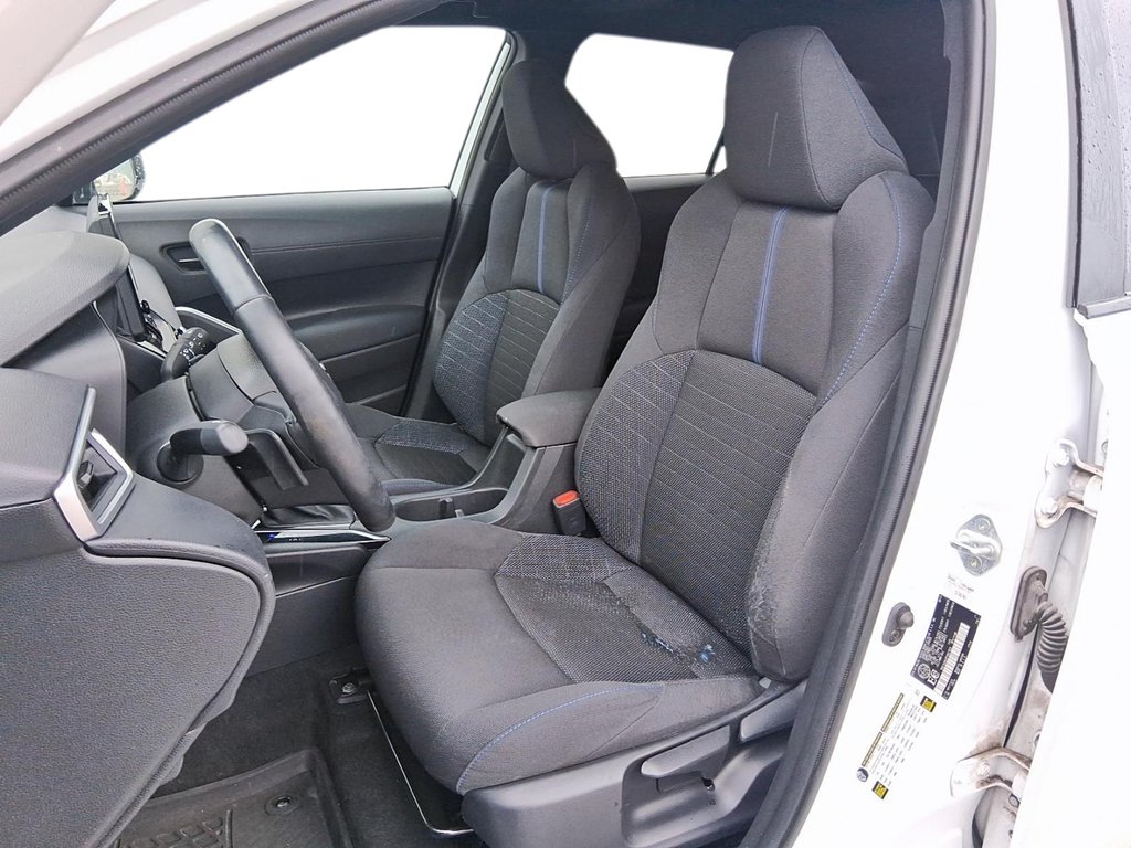 2023 Toyota Corolla Cross Hybrid SE AWD in Stratford, Ontario - 9 - w1024h768px