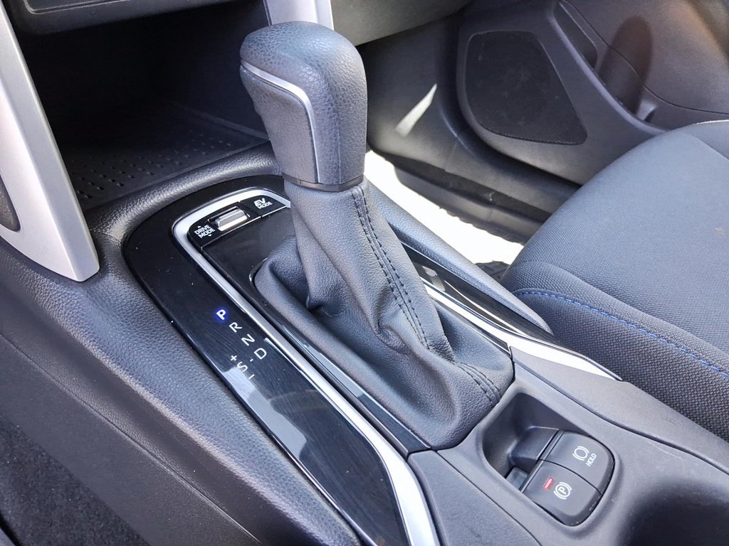 2025 Toyota Corolla Cross Hybrid SE AWD in Stratford, Ontario - 17 - w1024h768px
