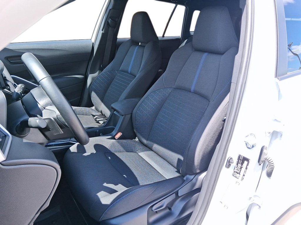 2025 Toyota Corolla Cross Hybrid SE AWD in Stratford, Ontario - 8 - w1024h768px