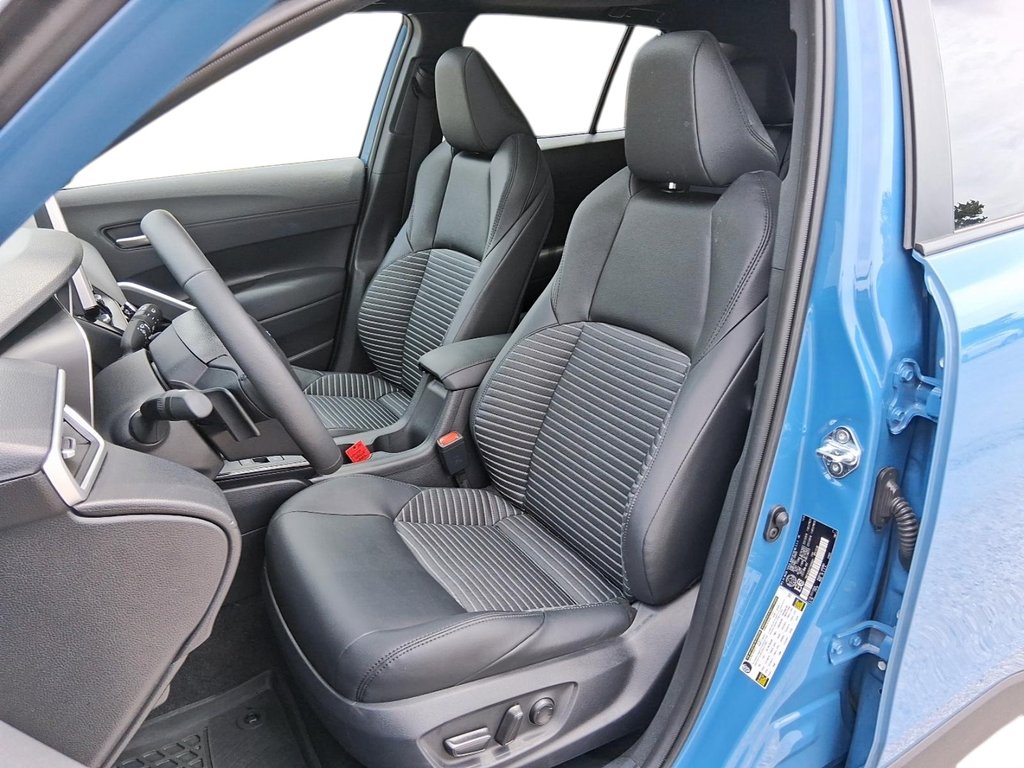 2026 Toyota Corolla Cross Hybrid XSE AWD in Stratford, Ontario - 8 - w1024h768px