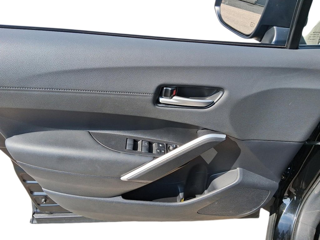 2026 Toyota Corolla Cross Hybrid XSE AWD in Stratford, Ontario - 11 - w1024h768px