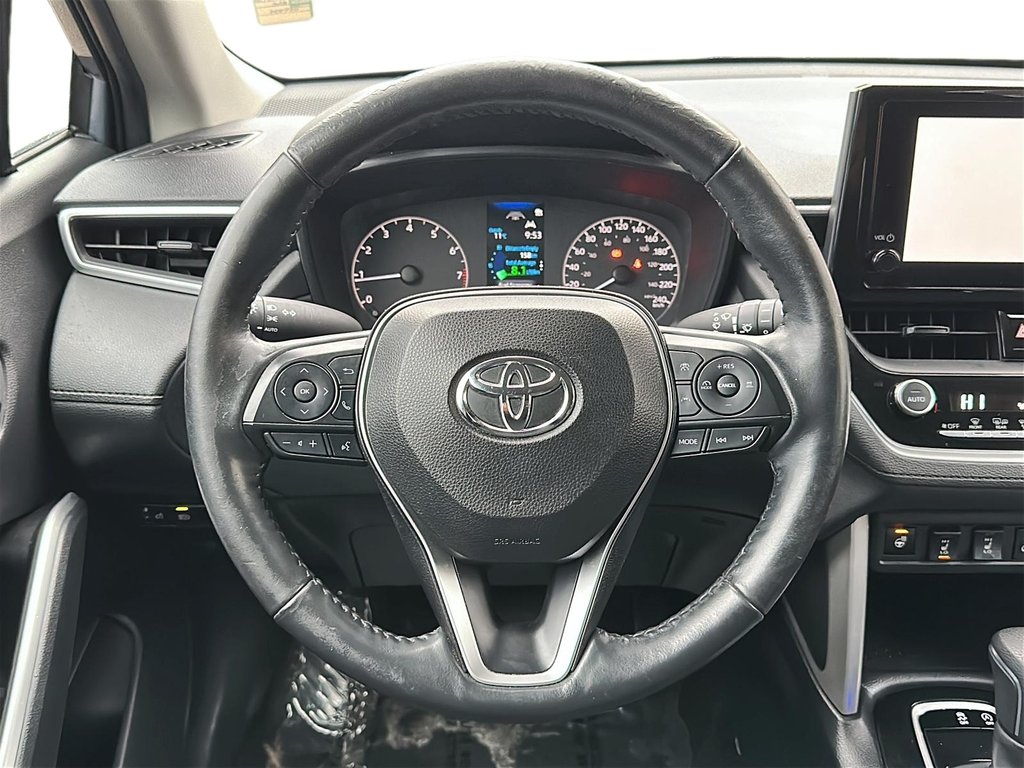 2023 Toyota Corolla Cross LE AWD in Stratford, Ontario - 11 - w1024h768px