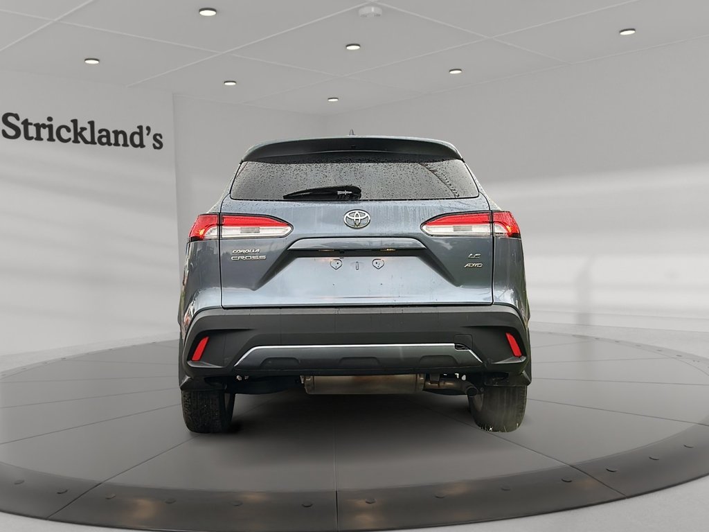 2023 Toyota Corolla Cross LE AWD in Stratford, Ontario - 3 - w1024h768px