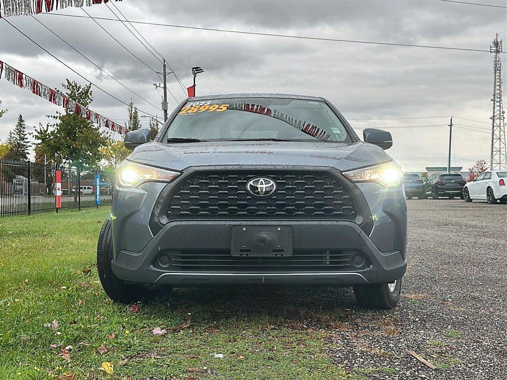 2023 Toyota Corolla Cross LE AWD in Stratford, Ontario - 2 - w1024h768px