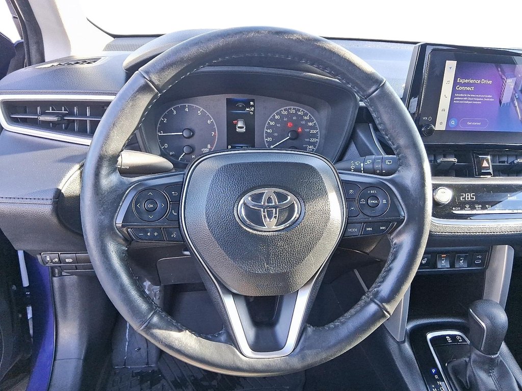 2023 Toyota Corolla Cross LE AWD in Stratford, Ontario - 12 - w1024h768px