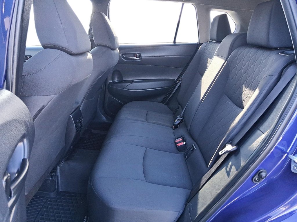 2023 Toyota Corolla Cross LE AWD in Stratford, Ontario - 9 - w1024h768px