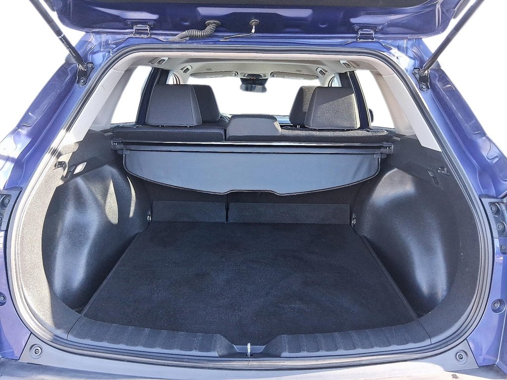 2023 Toyota Corolla Cross LE AWD in Stratford, Ontario - 6 - w1024h768px