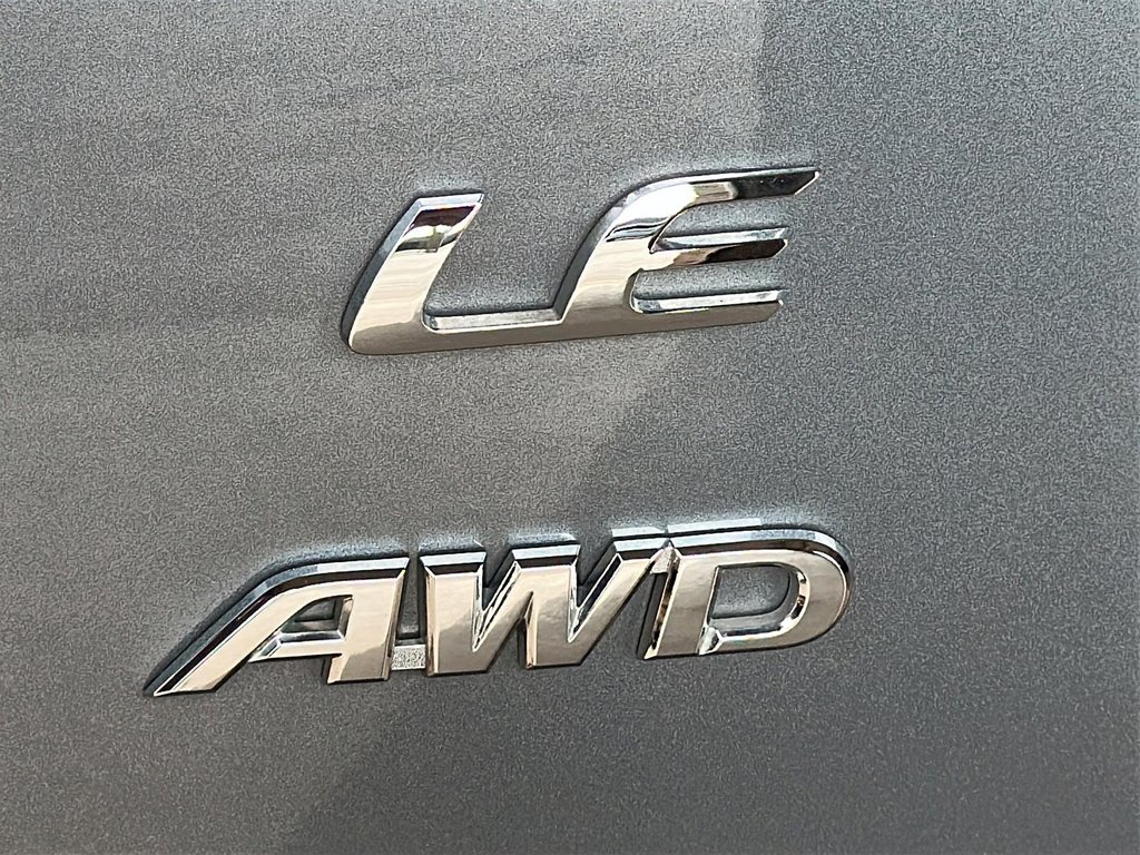 2024 Toyota Corolla Cross LE AWD in Stratford, Ontario - 15 - w1024h768px