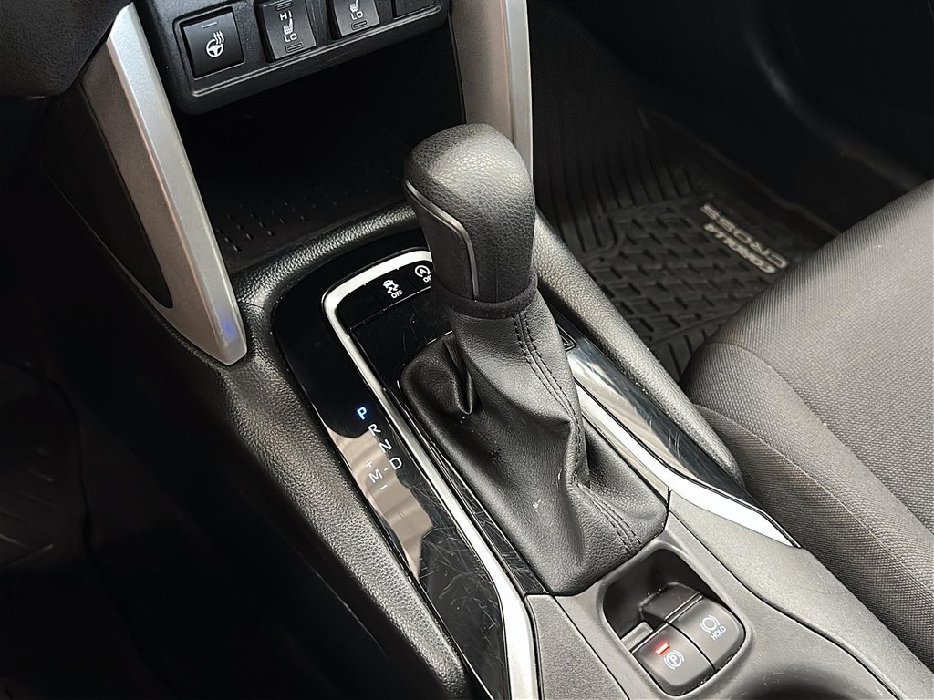 2024 Toyota Corolla Cross LE AWD in Stratford, Ontario - 14 - w1024h768px