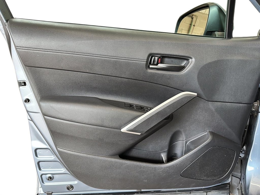 2024 Toyota Corolla Cross LE AWD in Stratford, Ontario - 10 - w1024h768px