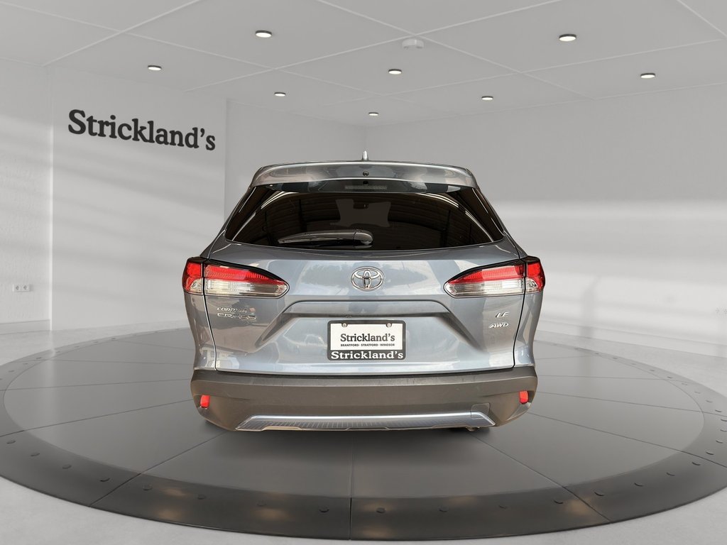 2024 Toyota Corolla Cross LE AWD in Stratford, Ontario - 3 - w1024h768px