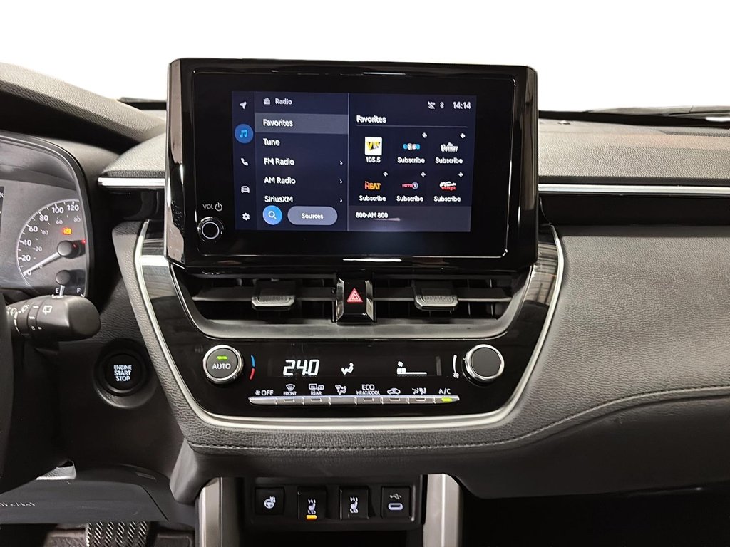 2024 Toyota Corolla Cross LE AWD in Stratford, Ontario - 17 - w1024h768px