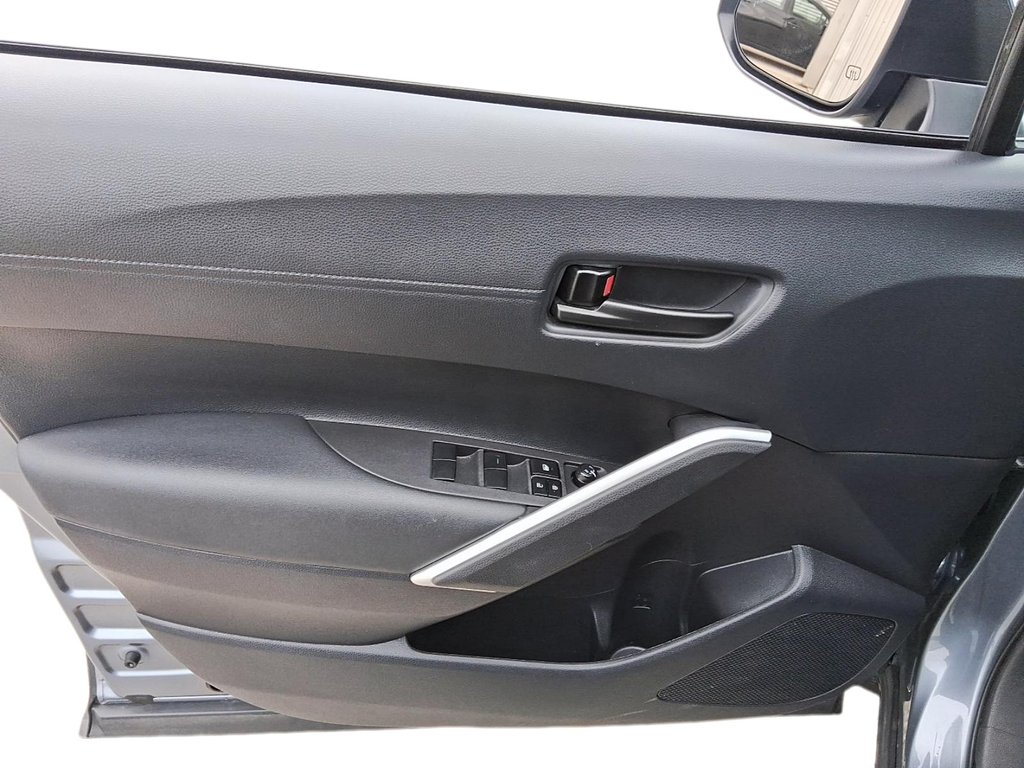 2024 Toyota Corolla Cross LE AWD in Stratford, Ontario - 11 - w1024h768px